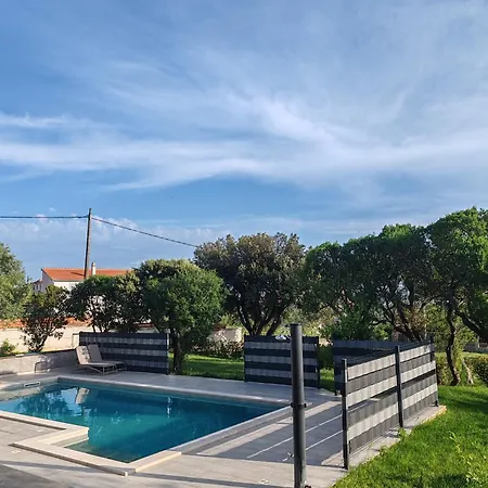 ヴィラ Krstina Vrana